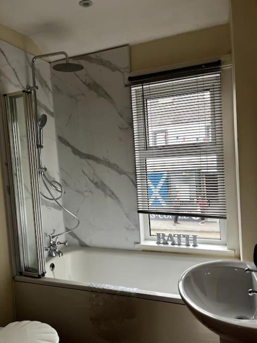 House In Drymen Village With Free Local Health Club Access Glasgow Extérieur photo
